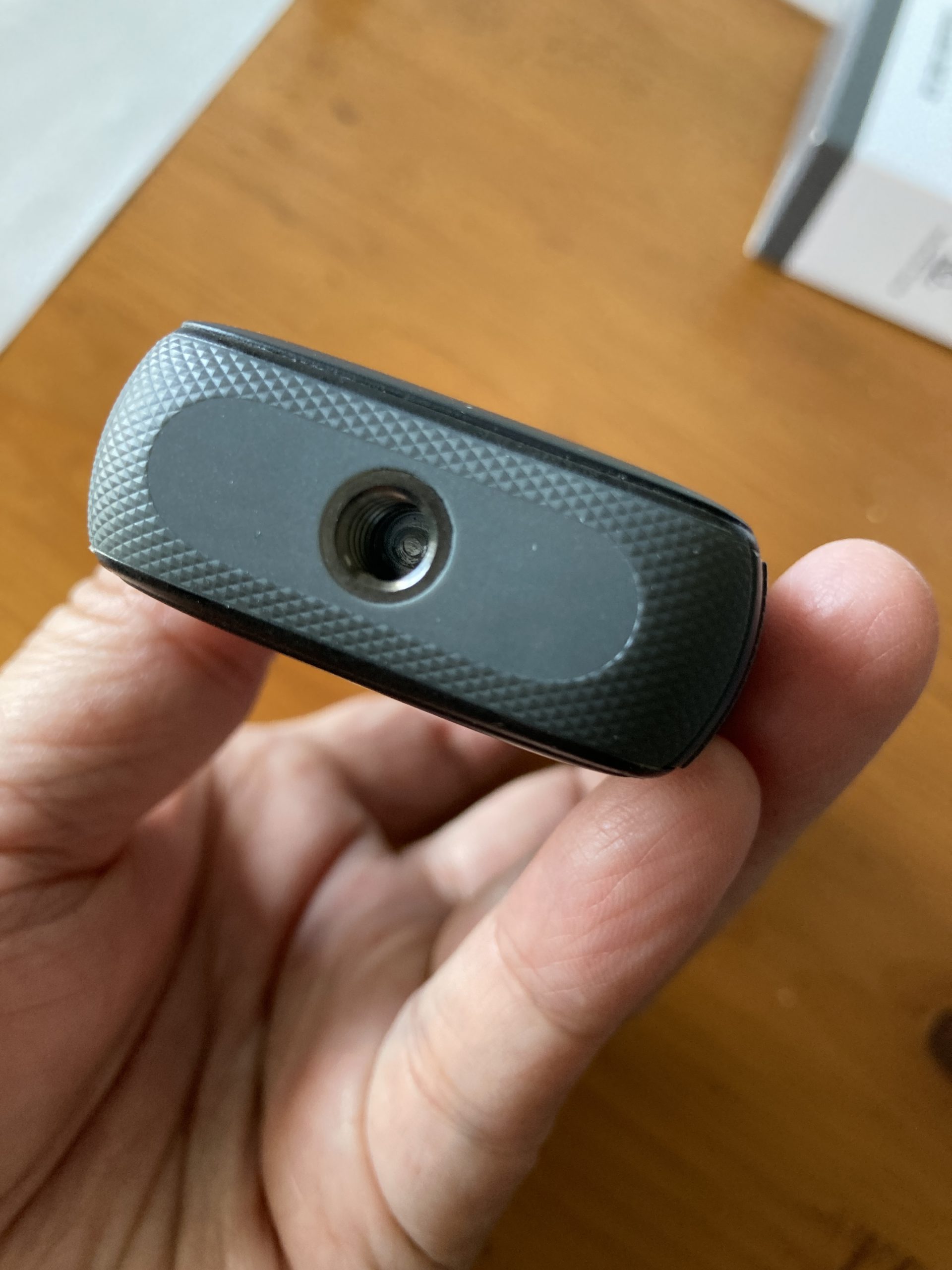 insta360-one-x2　マウントネジ穴